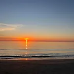 Lejlighed Renovated 2026 - Klar Few Steps From The *