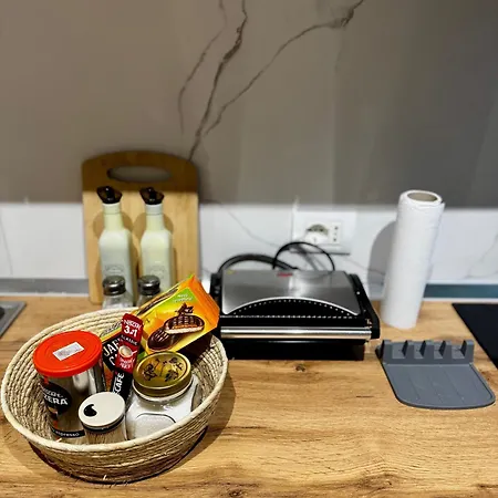 Klar Few Steps From The * Durrës