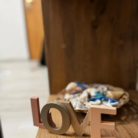 Klar Few Steps From The Apartment