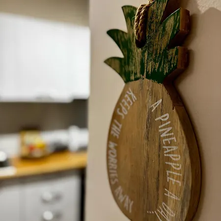 Klar Few Steps From The * Durres