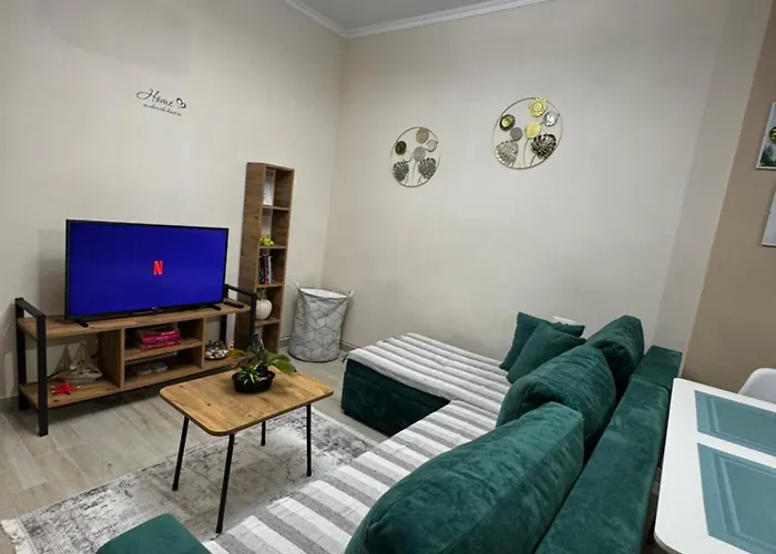 Klar Few Steps From The Apartamento Durrës