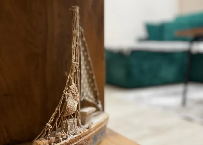 Klar Few Steps From The * Durrës